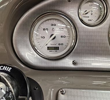 RINKER 230 ECC, cuddy cabin, 2011, Sprzedana