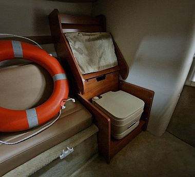 RINKER 230 ECC, cuddy cabin, 2011, Sprzedana